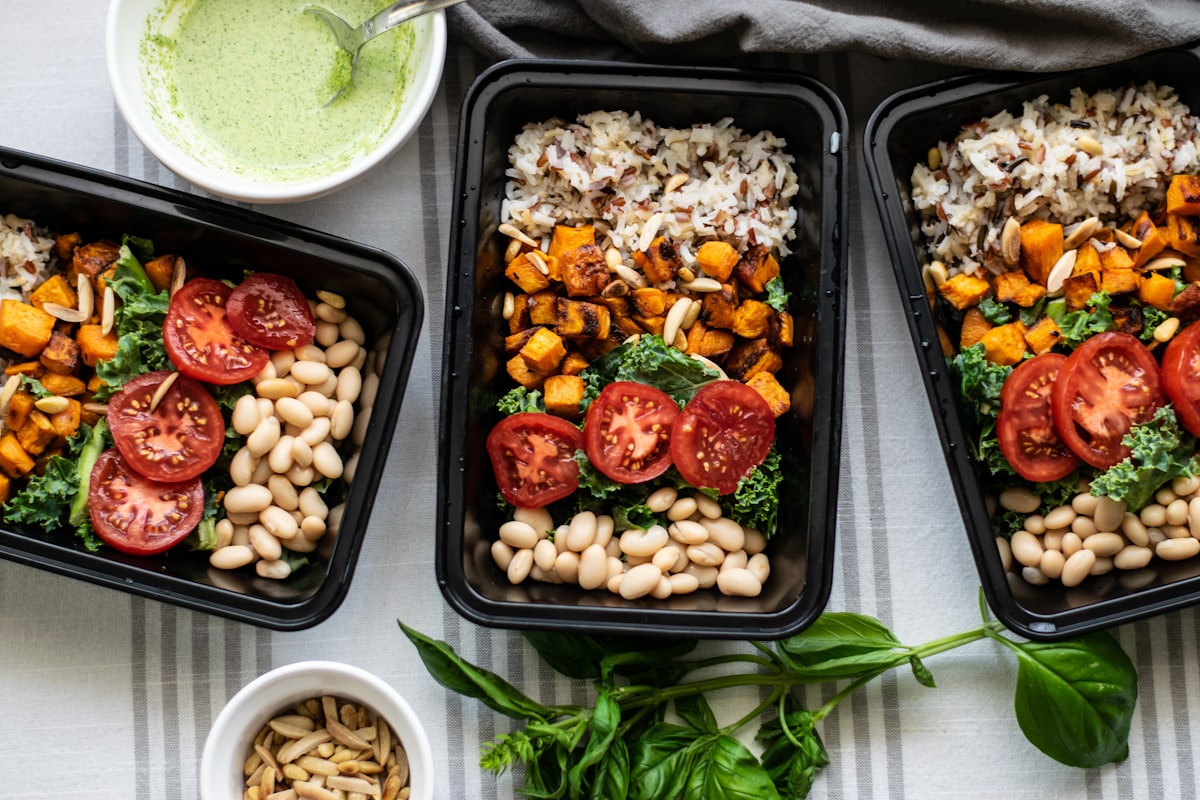 Whole grain pasta with spinach and garlic